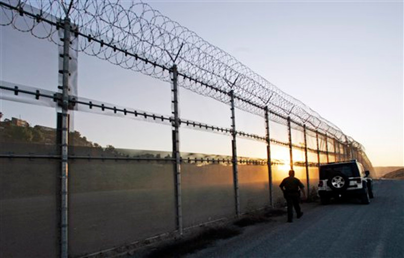 Мађарска диже ограду на граници с Србијом због имиграната