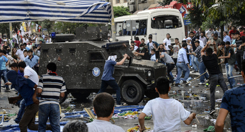 Хаос у Турској уочи парламентарних избора