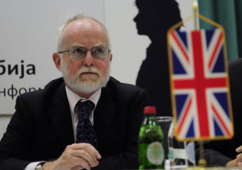 Британски амбасадор у Београду је постао досадан као пролив, Британци спремају референдум за излазак из ЕУ а он Србији дели "добре савете"