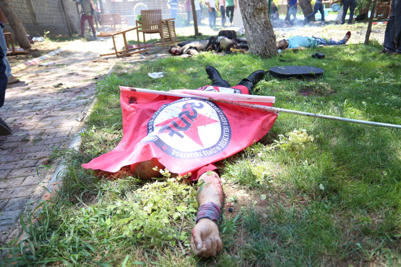 Лажна застава: Суруч - агресија Турске на Сирију и геноцид на Курдима