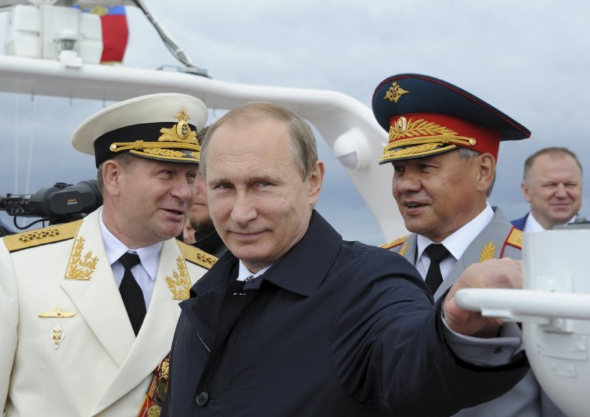 ПАРАДА ПОВОДОМ ДАНА МОРНАРИЦЕ Путин: Наша ратна флота је понос Русије! (видео)