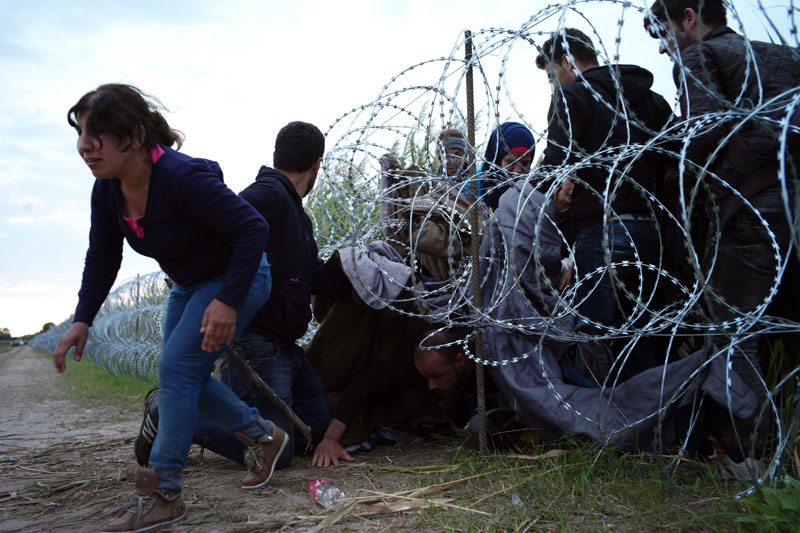 Мађарска полиција испалила сузавац на мигранте