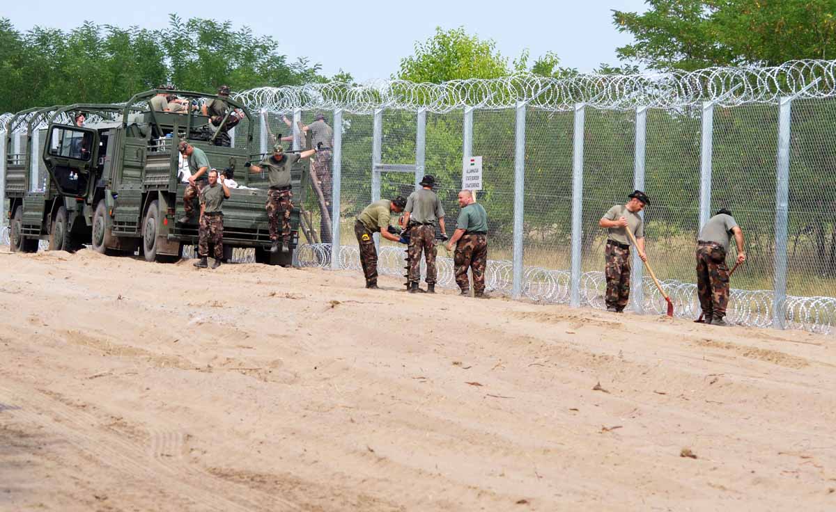 Мађарска гради додатну ограду на граници са Србијом
