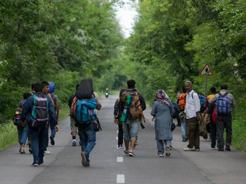 Европа Србији враћа мигранте?