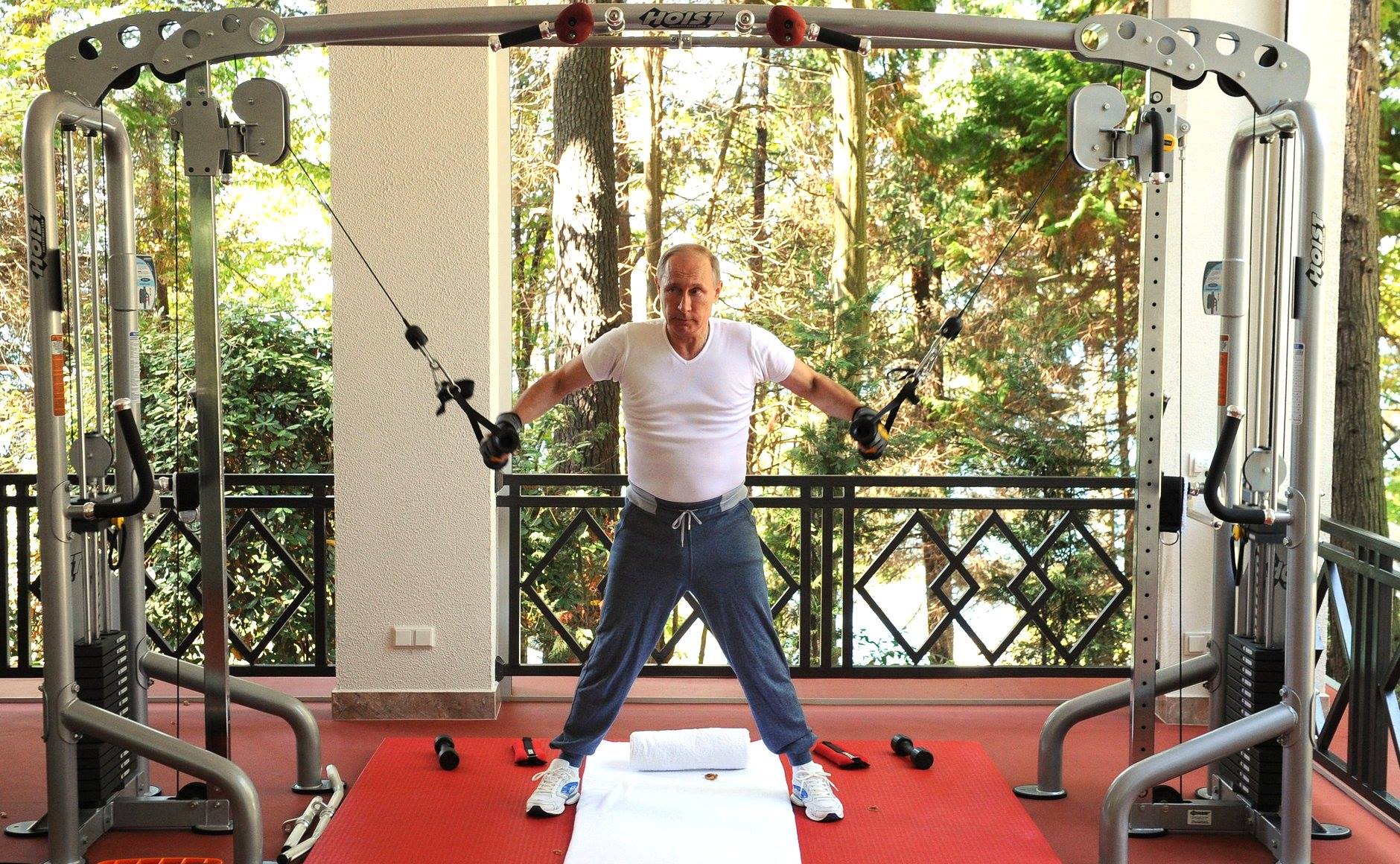Сочи: Погледајте како изгледа јутарњи тренинг Владимира Путина и доручак са Медведевом