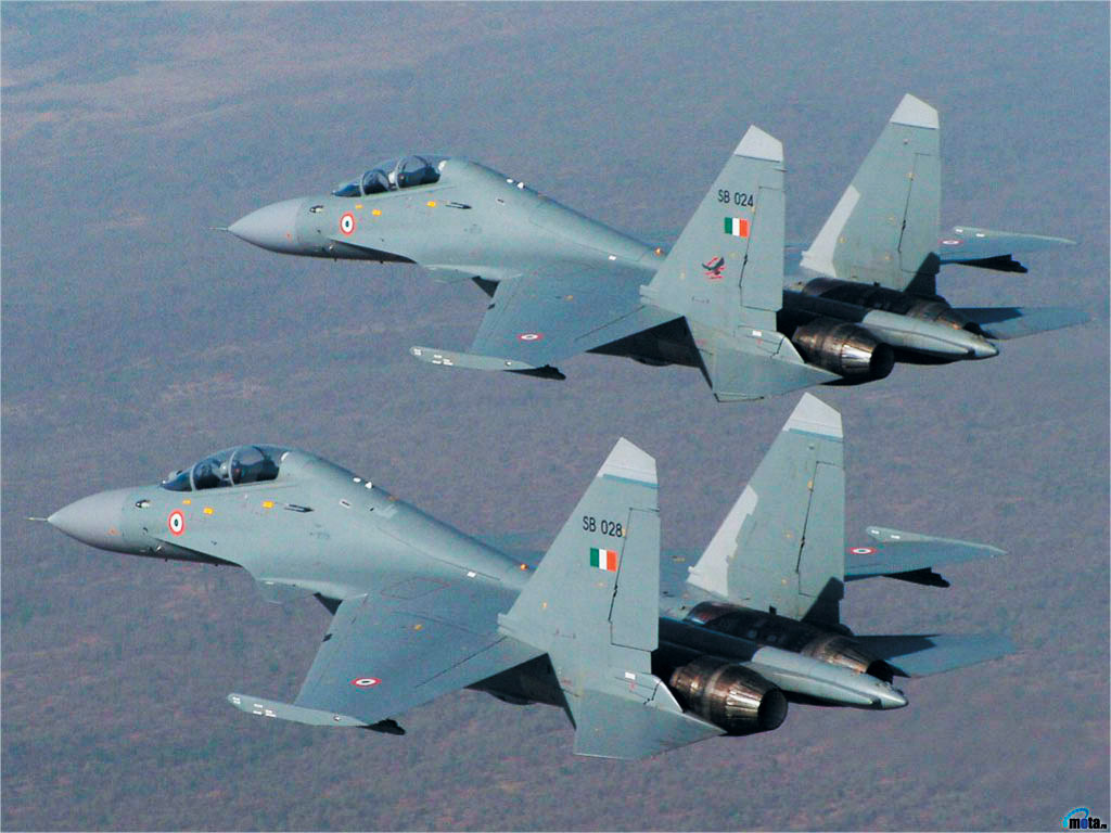 ВЕЖБА: Индијски пилоти у руским сухојима "СУ-30МКИ" одвалили од живота Британце у "тајфунима"