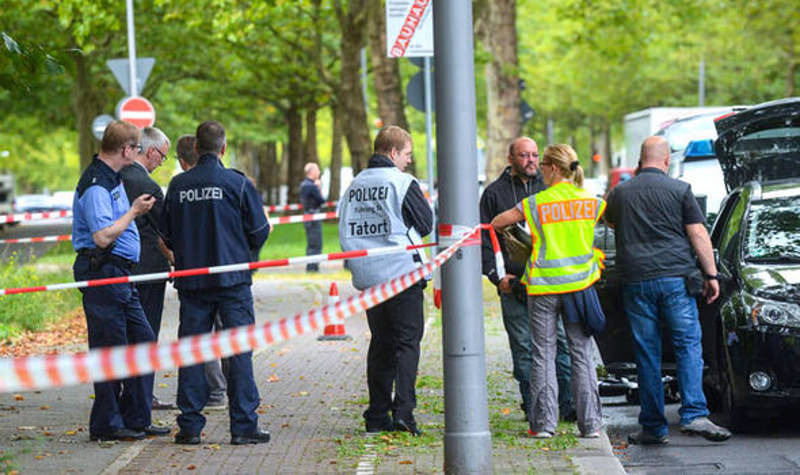 Полиција у Берлину ликвидирала исламског терористу након што је ножем ранио полицајца