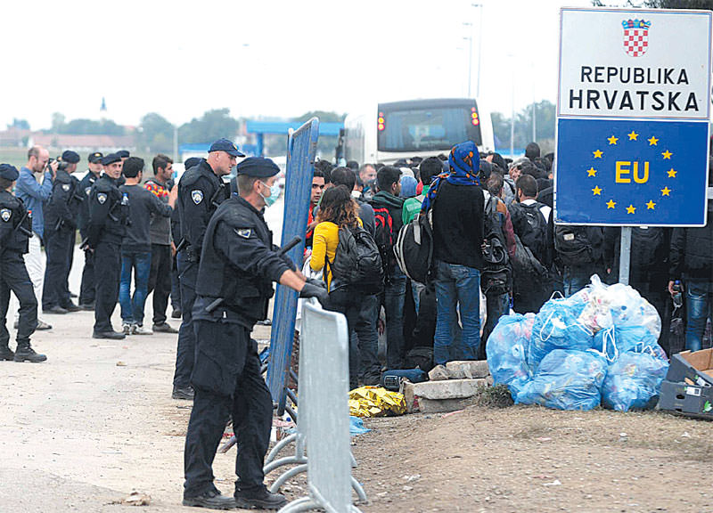 Ка Србији иде још 4.400 миграната