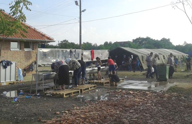 Градови на северу Србије добијају прихватне кампове за избеглице