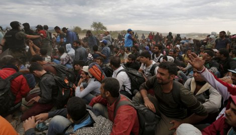УНИЦЕФ: За шест дана 10.000 избеглица ушло у Македонију
