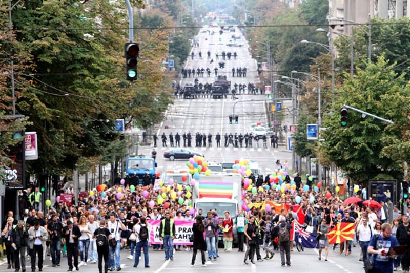 Обезбеђење параде содомита које је чувало 6.150 полицајаца коштало грађане Србије преко 300 хиљада евра