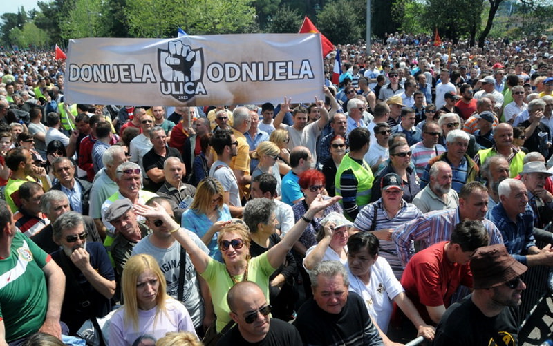 Уочи протеста у Подгорици, приведен саветник једног од лидера Демократског фронта