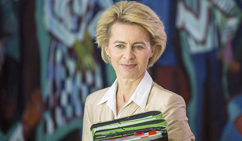 Немачка министарка одбране Урсула фон дер Лајен осумњичена за плагијат доктората