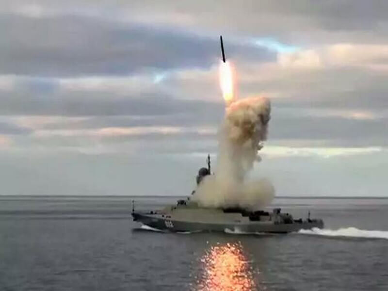 Руска морнарица из Каспијског мора наноси масовне ударе крстарећим ракетама по терористичким циљевима у Сирији (видео)