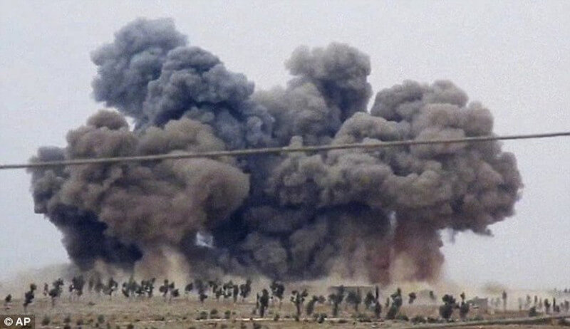 Војска Сирије "преорава" Алепо, провинција у пламену