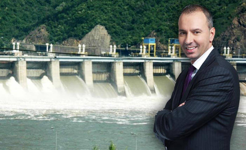 СУКОБ ИНТЕРЕСА! Вучићев кум Никола Петровић је власник седам мини-хидролектрана док је у исто време противзаконито директор ЕМС-а
