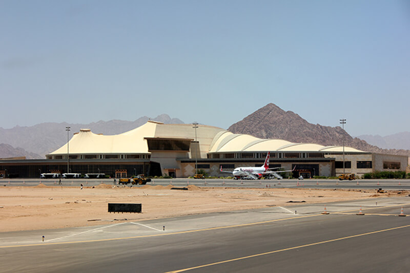 На аеродрому Шарм ел-Шејка било могуће за 10 евра мита унети у авион и торбу пуну оружја или дроге