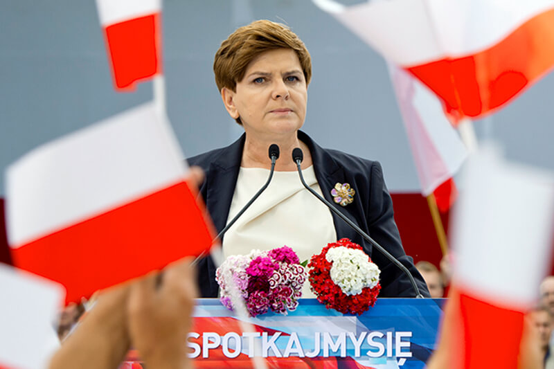 Нова влада Пољске избацила заставу Европске уније из своје сале за седнице