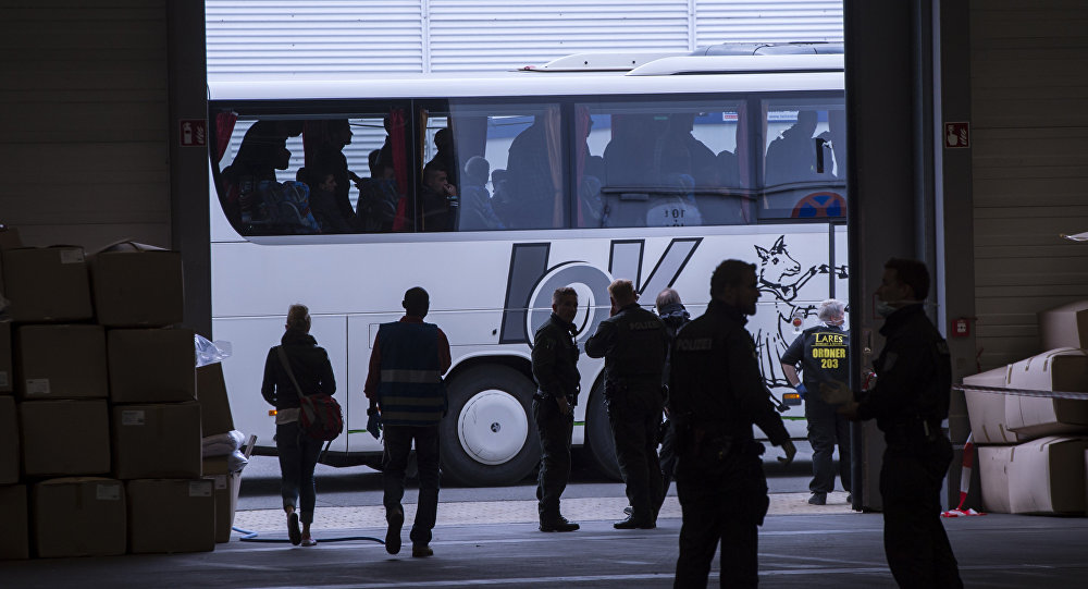 Немачка: Баварски функционери упутили аутобус са избеглицама директно у кабинет Ангеле Меркел у Берлину