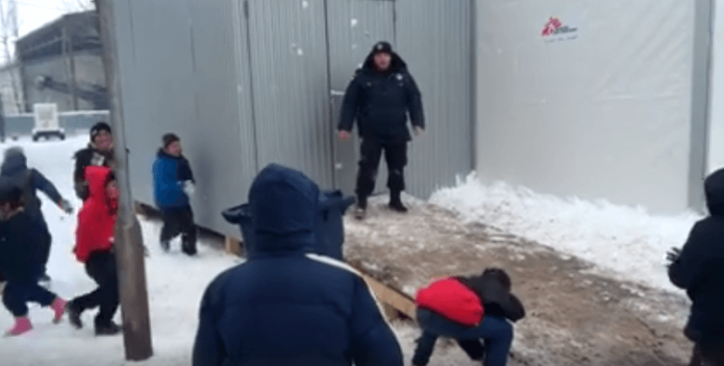 Шид: Српска полиција против мигрантске деце (видео)
