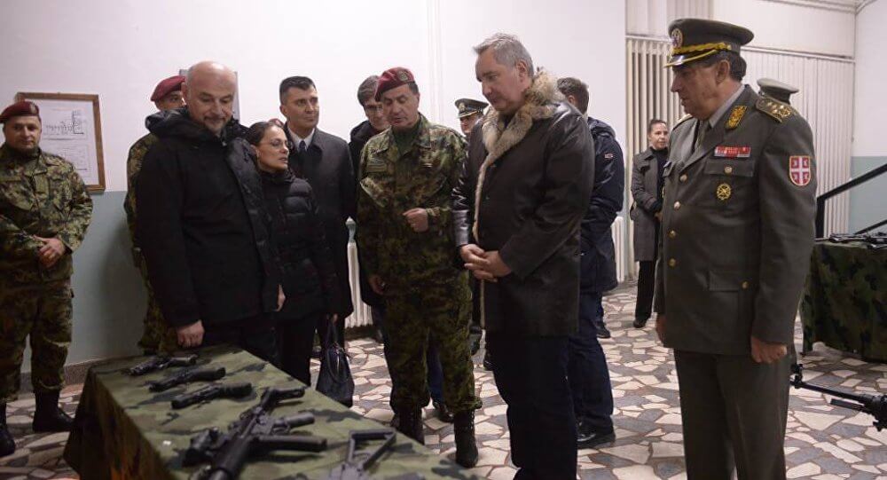 Дмитриј Рогозин посетио Специjалну бригаду у Панчеву и Воjни музеj на Калемегдану