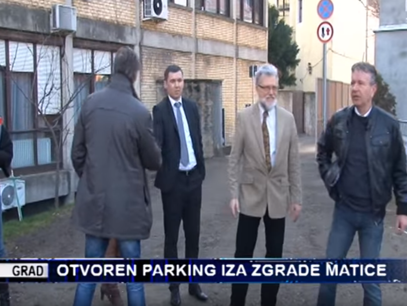 Нови Сад: Напредњаци свечано отворили земљани паркинг?! (видео)