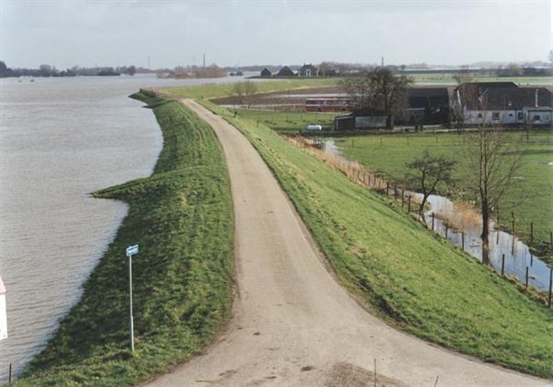 Ала ти Вучићу лупеташ као Максим по дивизији, Холандија је 10 метара испод нивоа мора па нема поплава у задњих 40 година!