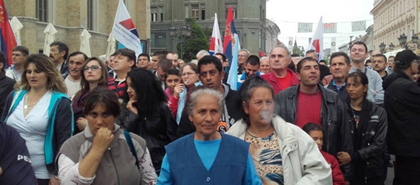 Митинг СНС у Новом Саду: Очај, туга и безнађе и људи принуђени да стоје (фото)