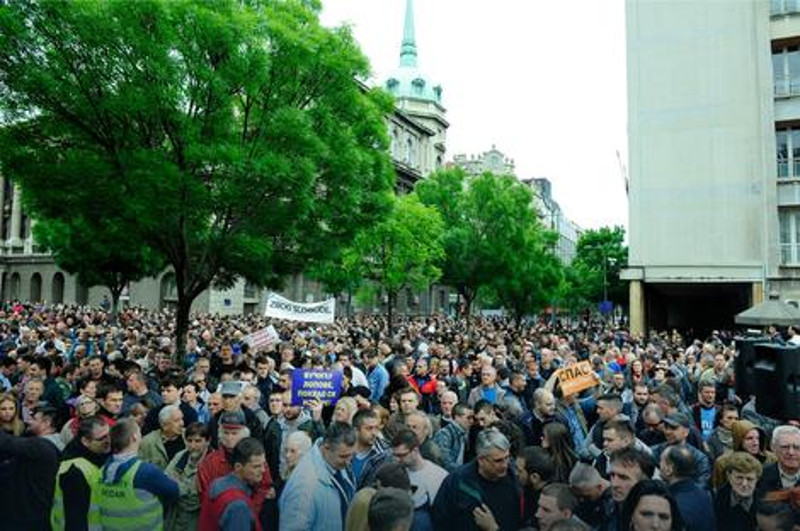 Београд: Више од 10 хиљада људи на протесту опозиције због крађе избора