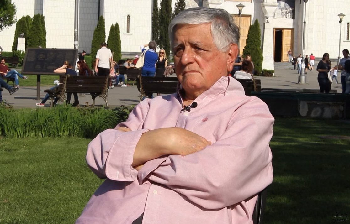 Дејан Мијач у 57 секунди објаснио како се "опрао" радикал Вучић из '90. (видео)