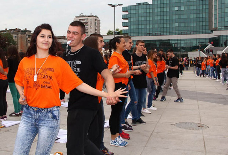 Матуранти плесали широм Србије