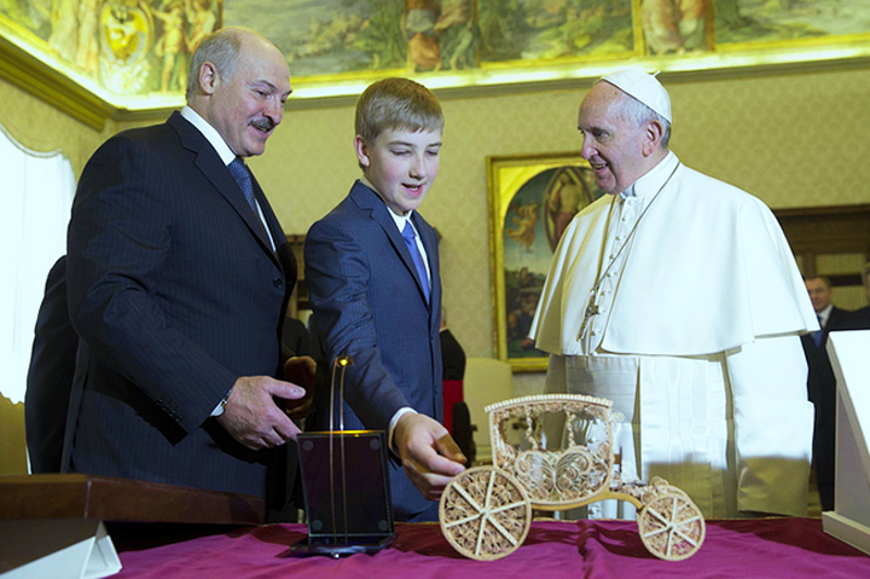 Лукашенко позвао Франциска у Белорусију и предложио му да се у Минску сретне са патријархом Кирилом