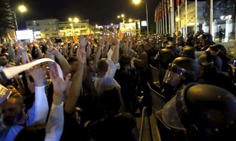 Македонија "кључа": Шарени револуционари почели одбројавање