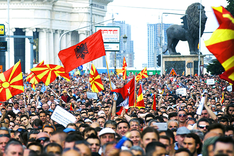 Македонија на корак од хаоса