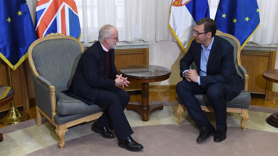 ОВАЈ НАС ЗАЈЕБАВА! Британски амбасадор хвали Вучића што Србе води у ЕУ?!