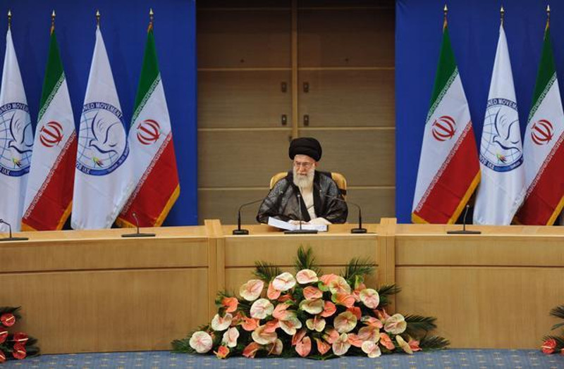 Али Хамнеи: Они који верују у развој Ирана под окриљем Запада су изгубили разум