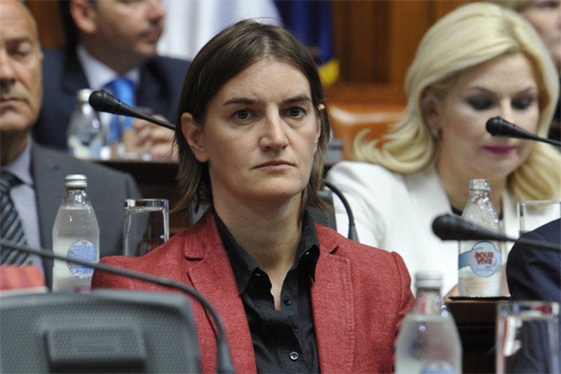 РАЗОТКРИВАЊЕ – Ево ко је министарка Ана Брнабић и за чије интересе ординира већ годинама!