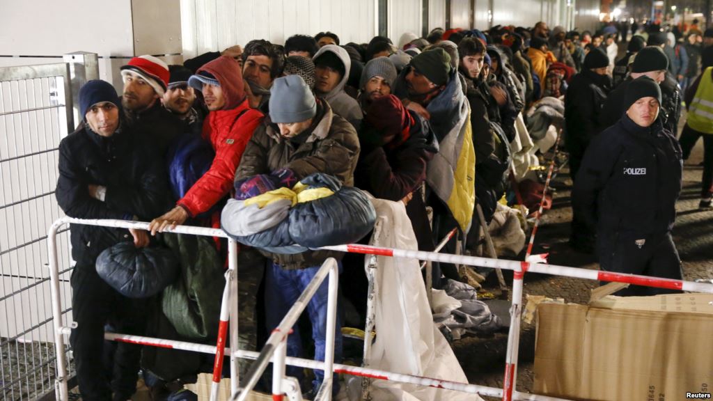 Немачка решава проблем: Све мигранте вратити у Србију и на Балкан!