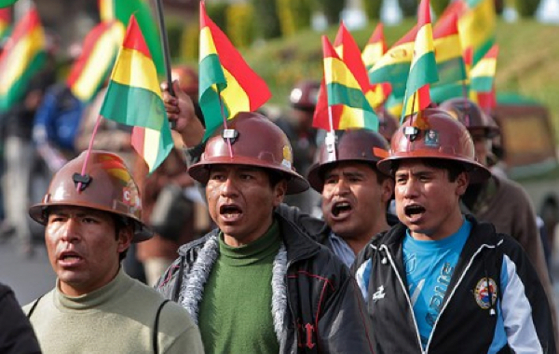 Боливија: Рудари до смрти тукли заменика министра унутрашњих послова