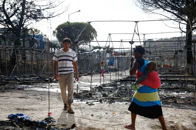 Пожар уништио мигрантски камп на Лезбосу