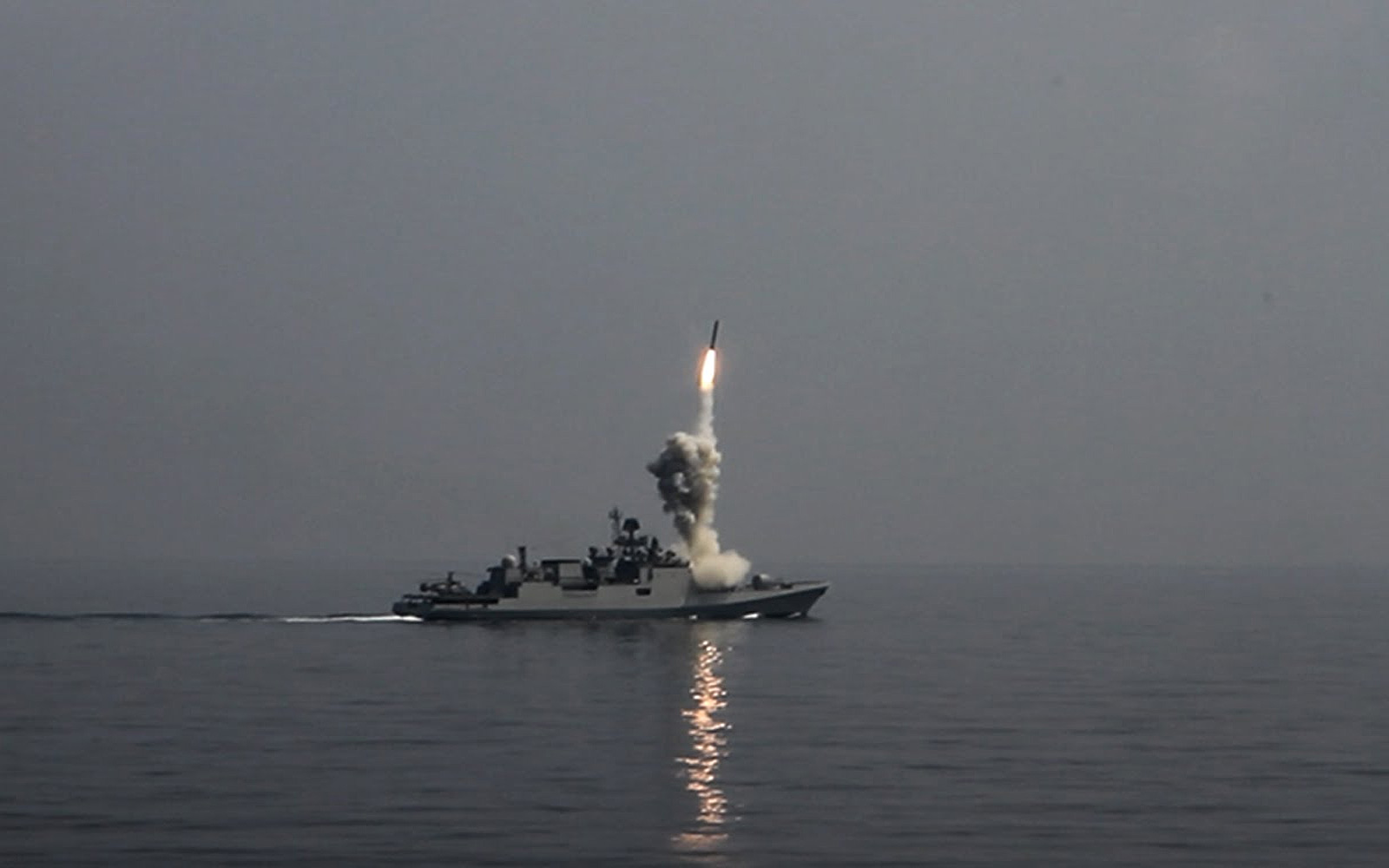 Руси послали "Адмирала Григоровича" са ракетама "калибар" у Средоземно море