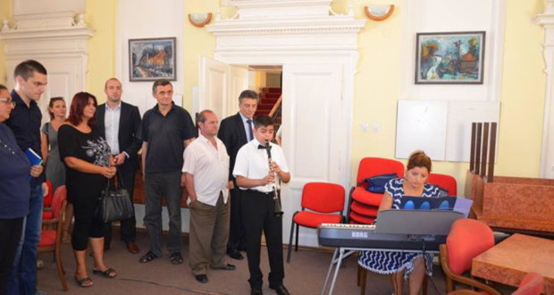 ЛУДИЛО! Како је општина Алексинац поделила непостојеће награде непостојеће организације