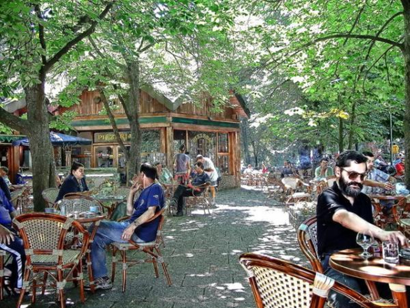 Како порезници уништавају туризам у Србији: Растеривање гостију у сред сезоне