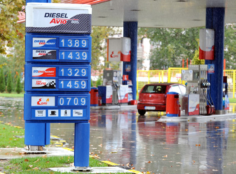 Потрошња горива у Србији пала за 10 одсто