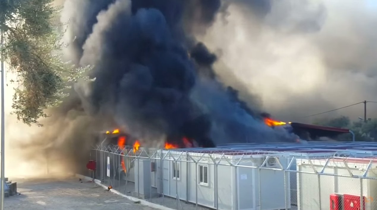 Мигранти запалили азилантски центар ЕУ на Лезбосу (видео)
