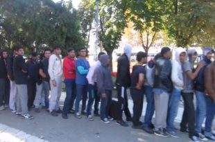 Навала миграната у Београду, одакле бре бандо напредна оволики мигранти у центру Београда? (видео)