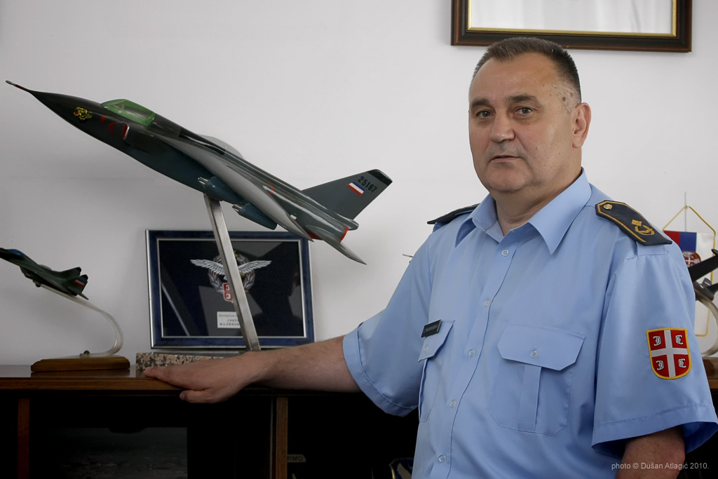 Психопата Вучић оптужио генерала Малиновића да је "жути НАТО генерал" иаоко је он као пилот јуришне авијације бранио српско небо