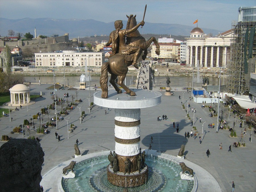 Заев признао да су Македонци присвајали туђу историју