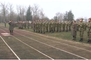 Полагање војничке заклетве у касарни „Аеродром“ у Сомбору (видео)