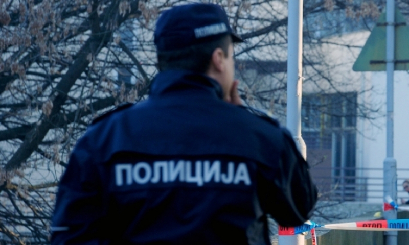 Српска полиција је у пуном расулу: Пију, бију, газе, шенлуче и напредују